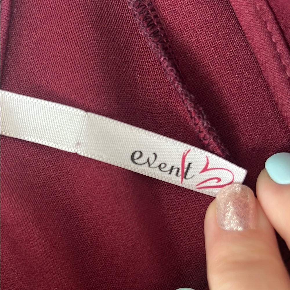 Chic Maroon Ruffle Blouse - Picture 2 of 3